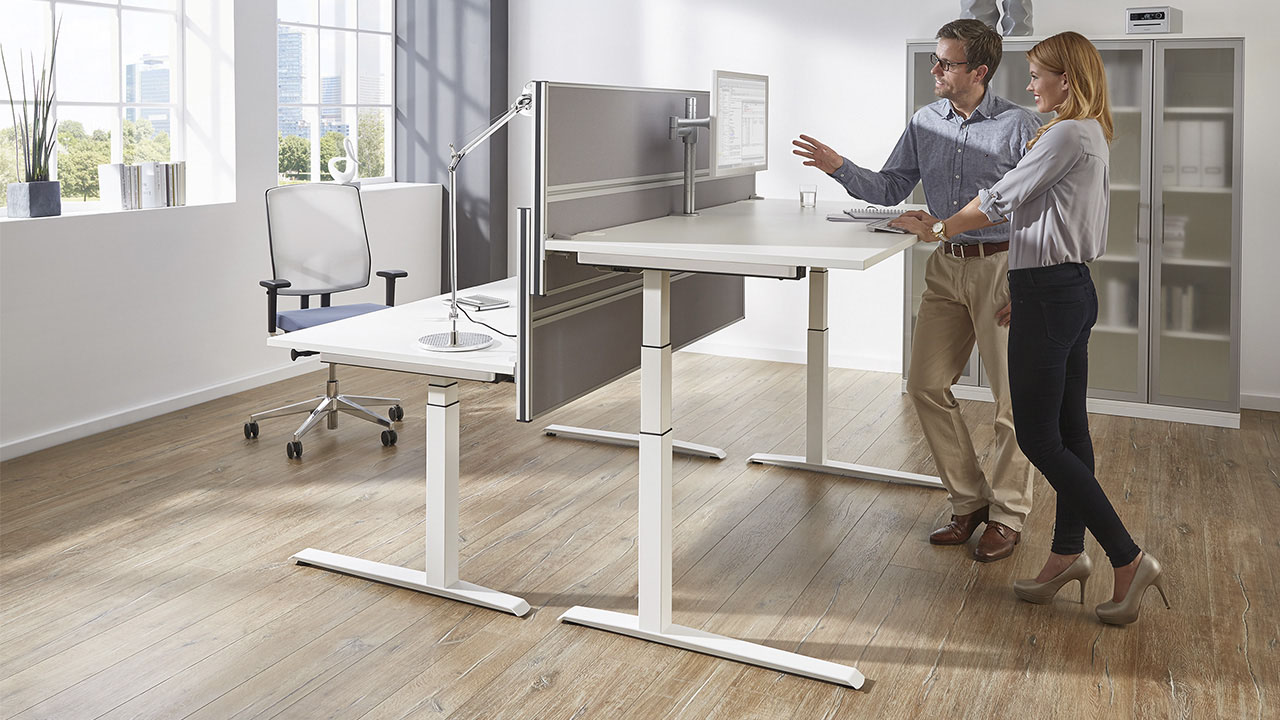 FM Höhenverstellbarer Tisch Hof